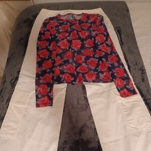 A cargo pants white By Banana Republic and a mesh top H&M